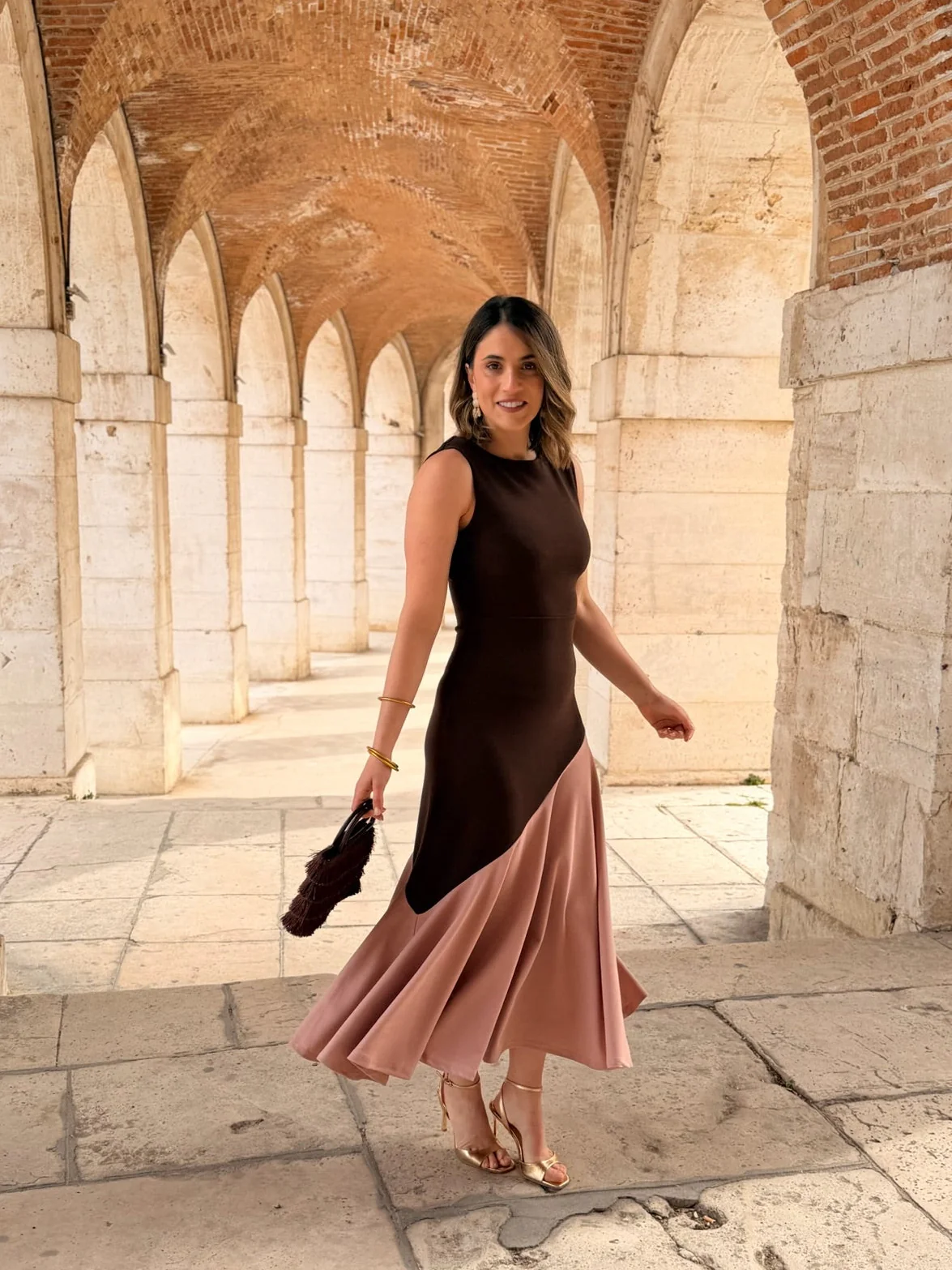 Vestido marrón y maquillaje| Aurelia - Image 8